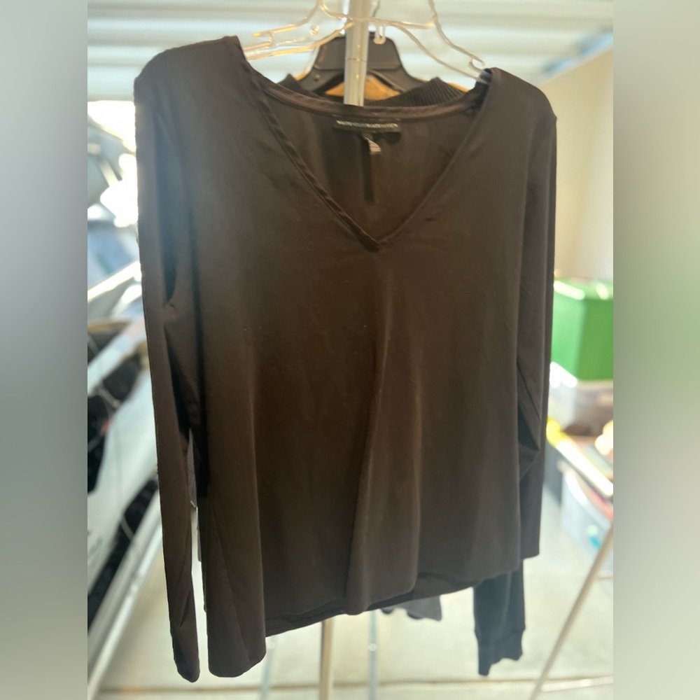Women’s Long Sleeve Black V Neck Top